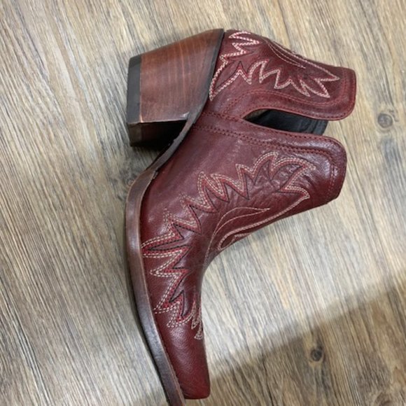 Ariat Women's Bootie in Sangria - Picture 4 of 4